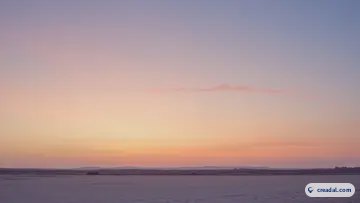 穏やかな夜明けの空 (16:9)