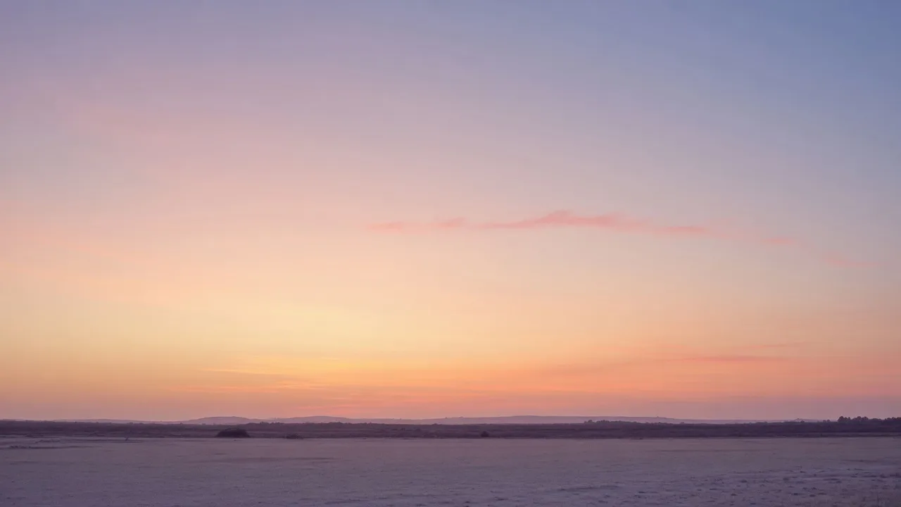 Calm dawn sky (16:9)