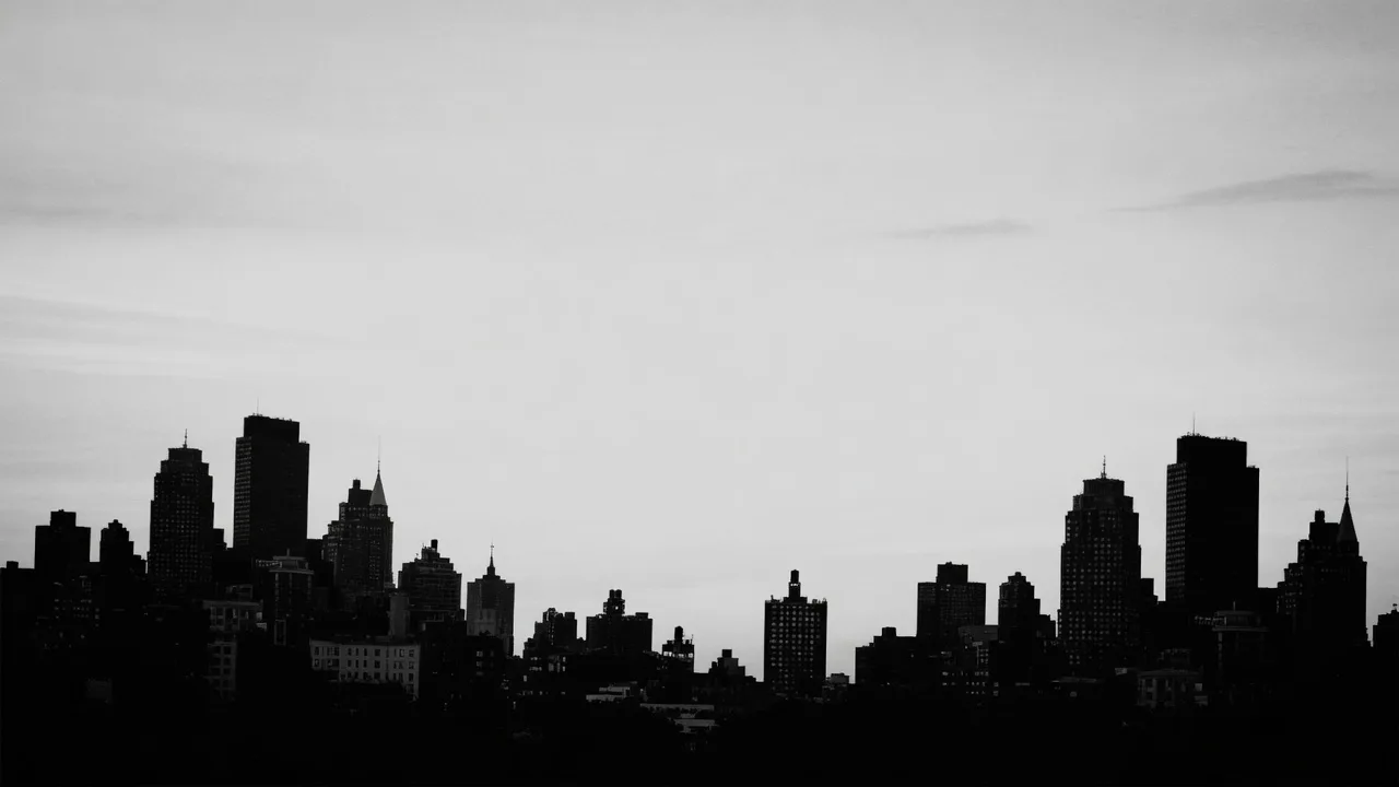 黒い都市の空景 (16:9)